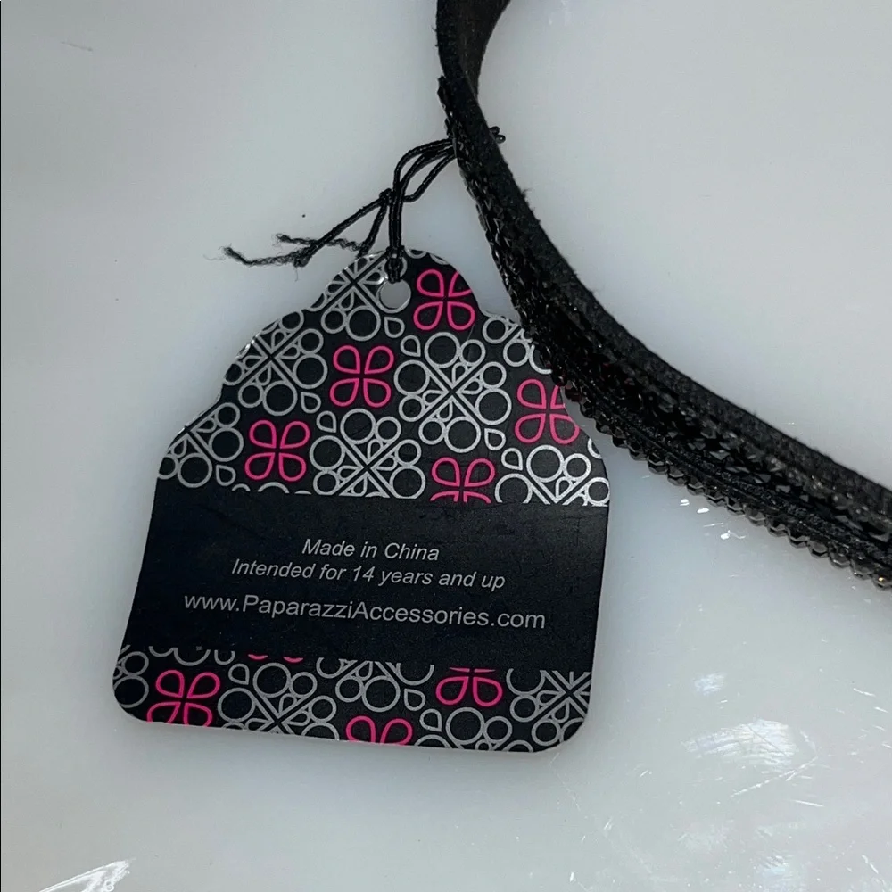 π€ Paparazzi Triple-Row Rhinestone Choker β NWT - Picture 4 of 7